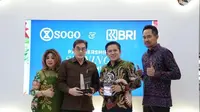 BRI dengan SOGO Department Store Indonesia menjalin kolaborasi dan menandatangi perjanjian kerja sama pada hari Jumat, 9 Juni 2023.