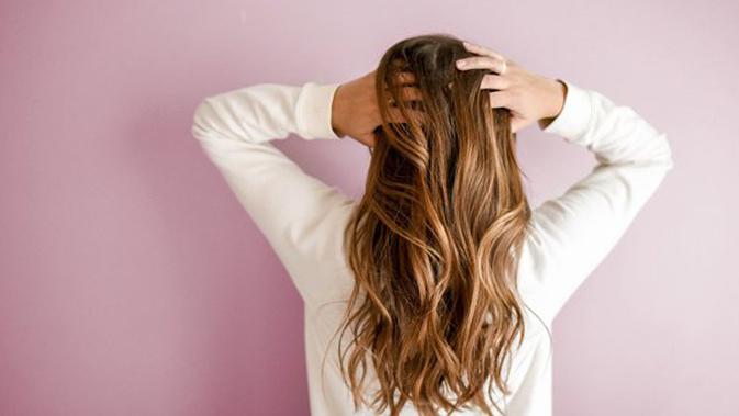 Langkah Mudah Merawat  Rambut  yang Tebal  dan  Panjang  
