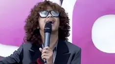 Bastian Steel membawakan lagu Surat Izin Mencintai dalam acara inBox SCTV (13/07/2014).  