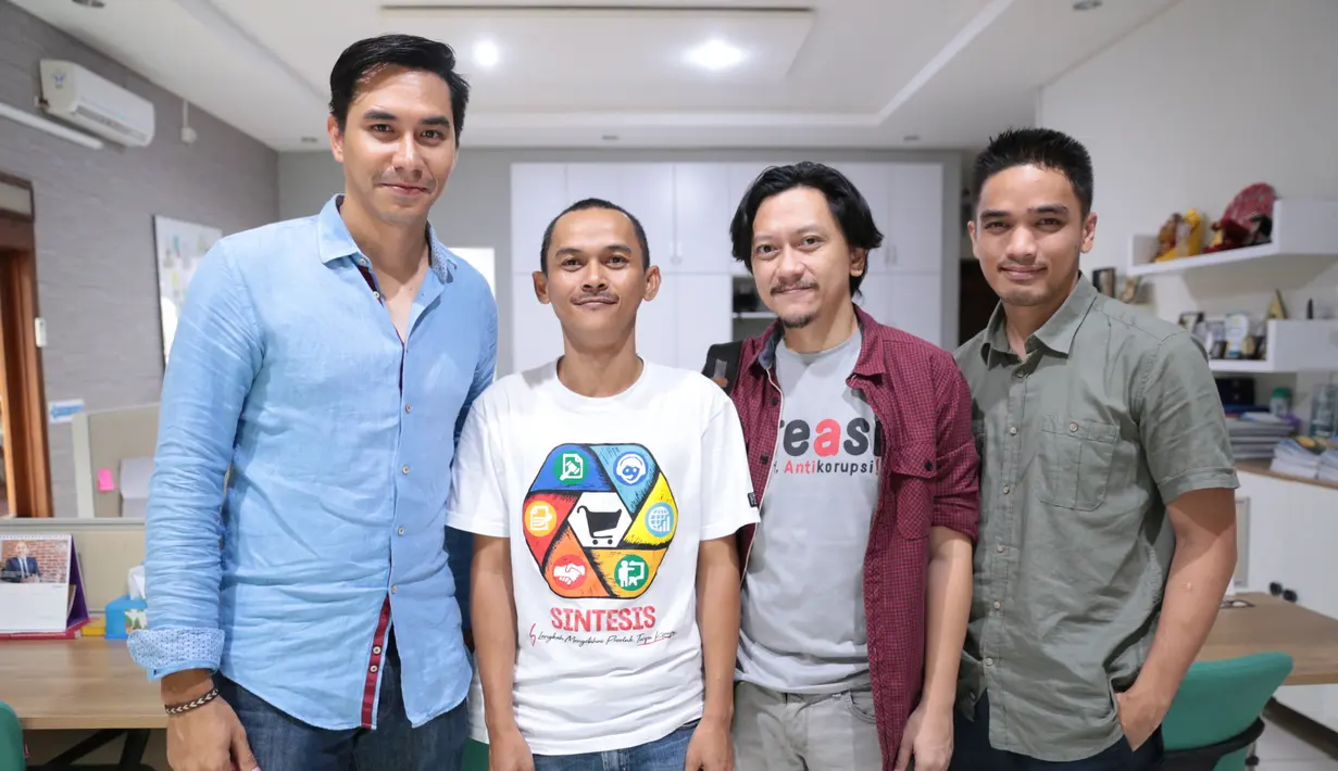 Kerjasama Nightbus Pictures dan TII ini dalam upaya sosialisasi gerakan antikorupsi. Film yang belum ditentukan judulnya itu, Darius dipercaya menjadi produsernya. (Adrian Utama/Bintang.com)