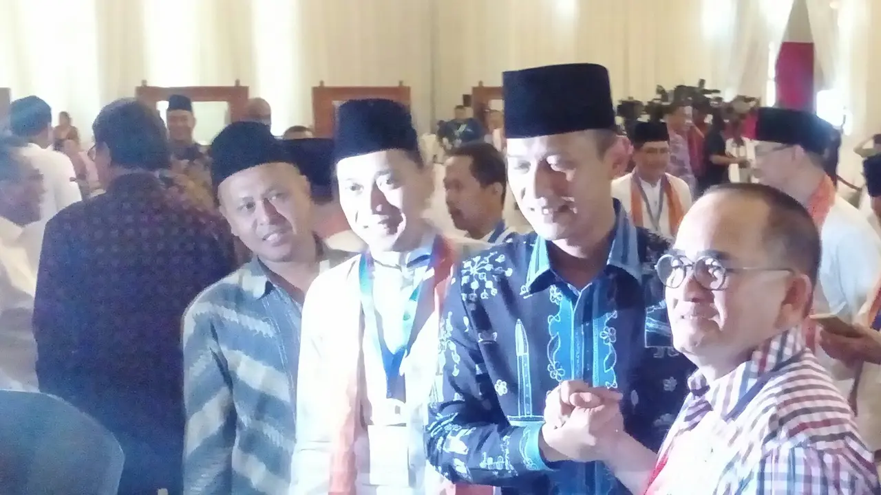 Jelang Penetapan Cagub DKI, Ruhut Sitompul Salami Agus-Sylvi