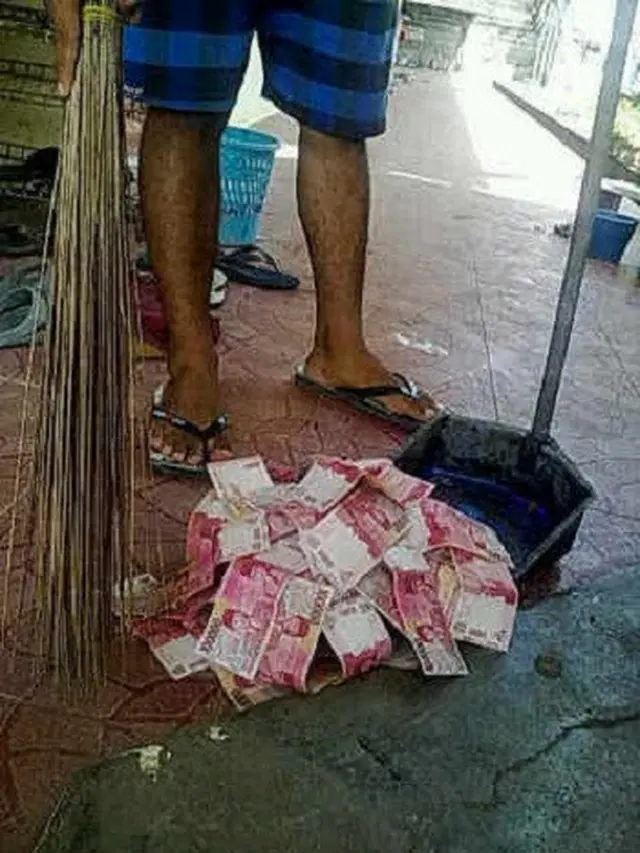 6 Potret Nyeleneh Parodi Orang Punya Banyak Uang Ini Bikin Melongo