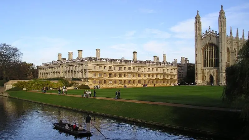 Pemandangan Universitas Cambridge