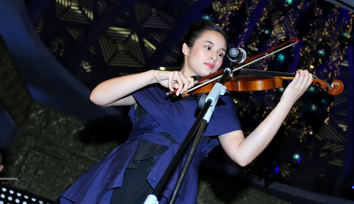 "Kemarin itu kami ada tiga hari karantina dengan acting coach, dengan tim produksi, sutradara dan semua pemain Ayat Ayat Cinta 2," ujar Chelsea Islan, di Gedung PFN, Jakarta Timur, Jumat (4/8/2017). (Adrian Putra/Bintang.com)
