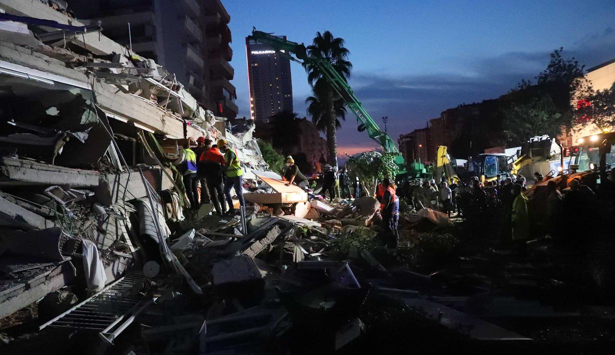 FOTO: Turki Diguncang Gempa Bumi, Ratusan Orang Terluka ...