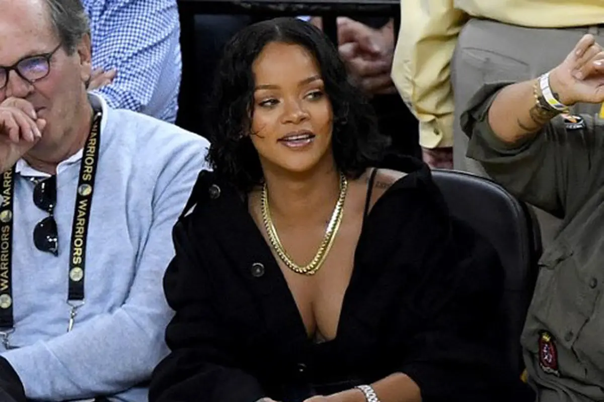 [Bintang] Rihanna