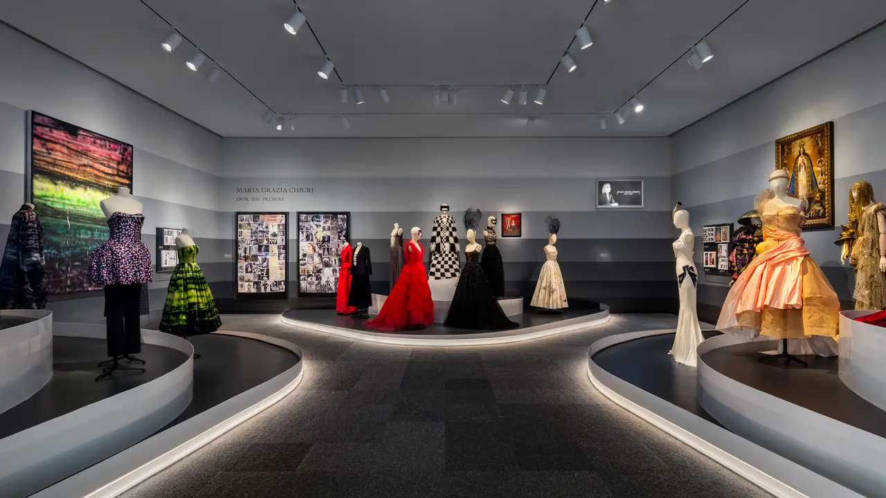 Pameran Dior: From Paris to the World