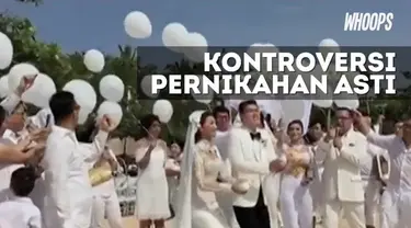 Pernikahan yang harusnya diwarnai kebahagiaan, malah menjadi ganjil karena ketidakhadiraan kedua orangtuanya.