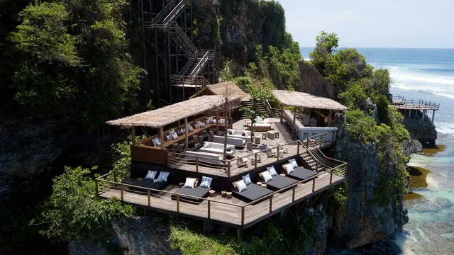 Nikmati pesona Bali dari ketinggian tebing di Ulu Cliffhouse