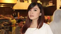 Pamer Perut Rata Usai Melahirkan, Angel Cherrybelle Bikin Syok