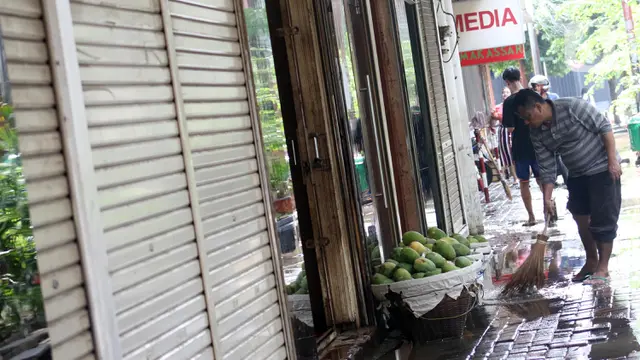 Kawasan Pertokoan Pasar Baru Sepi
