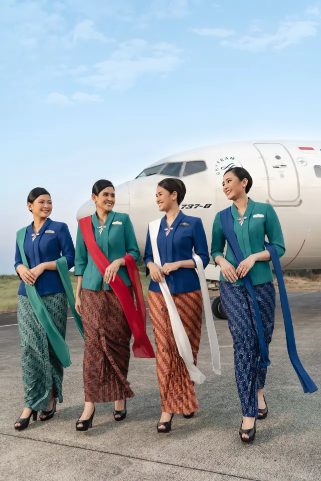 Seragam baru pramugari Garuda Indonesia hasil kolaborasi Sarinah X Obin dari BINhouse. (dok. PR)