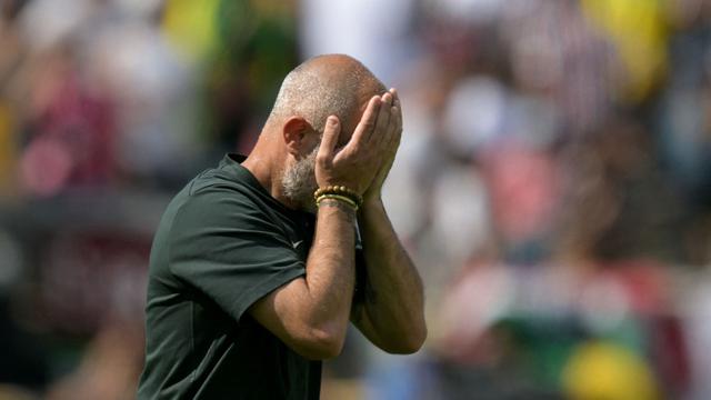 Foto: Kenangan Indah Enzo Maresca Bersama Chelsea, Akhiri Puasa Gelar Sejak Musim 2021/2022 dengan Dua Trofi