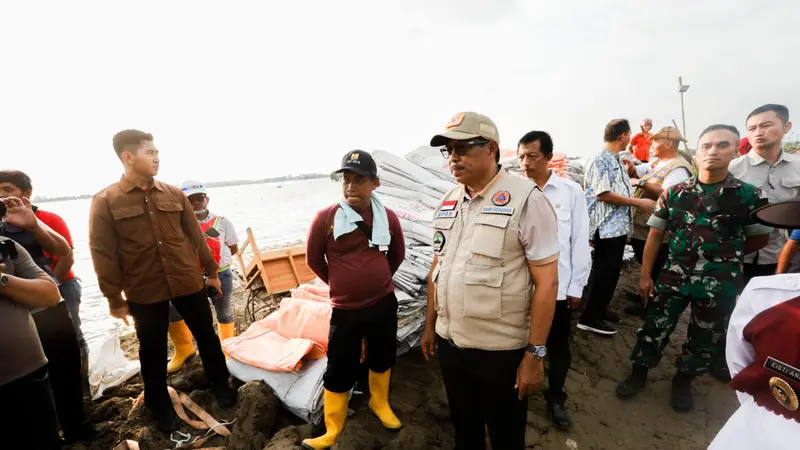 BNPB memerpanjang operasi teknologi modifikasi cuaca (TMC) untuk mengurangi dampak banjir di Provinsi Jawa Tengah (Jateng). Hal itu dilakukan mengingat genangan banjir di wilayah Demak dan Kudus yang hingga kini masih tinggi.