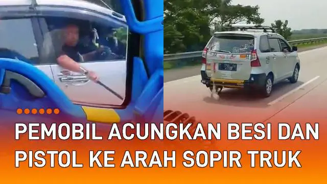 Kejadian tidak terduga dialami oleh seorang sopir truk ketika melintasi jalan tol diganggu oleh pengendara mobil lain mengundang perhatian.