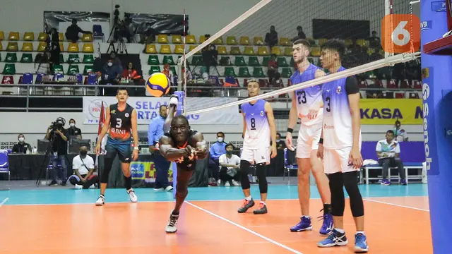 Foto: Diwarnai Protes, Jakarta BNI 46 Menangkan Laga Sengit Kontra Surabaya Bhayangkara Samator di Laga Lanjutan PLN Mobile Proliga 2022