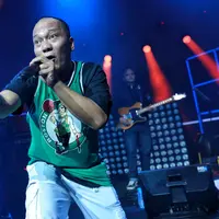 Rabu (4/4/2018) Konser Batman Kasarung digelar dan mulai pukul 21.00 WIB. Sejak sore para penggemar terlihat sudah memadati pelataran The Pallas, kawasan SCBD. (Adrian Putra/Bintang.com)