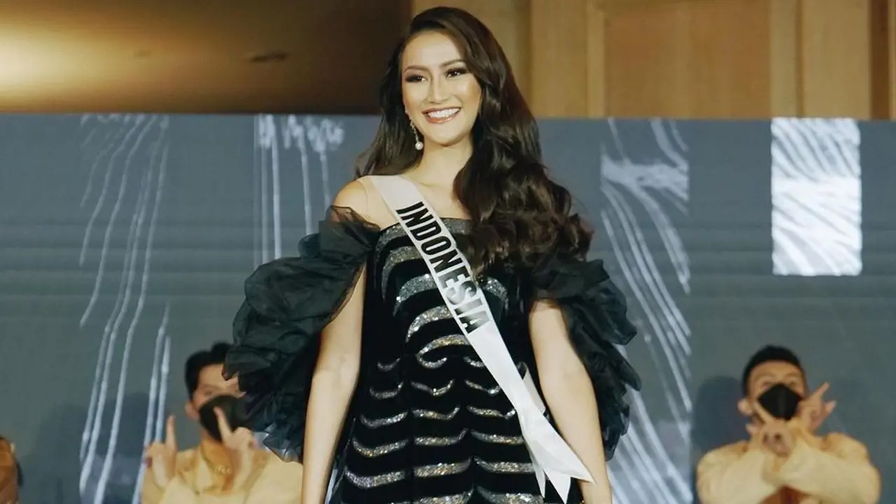 FOTO: Gaya Ayu Maulida Putri dengan Gaun Hitam, Tampil Elegan
