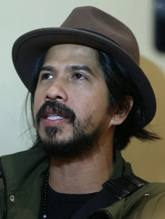 Salah satu karakter yang ditirunya untuk menjadi orang jahat adalah Joker versi Heath Ledger. Menurut Aryo, tokoh tersebut memiliki ciri khas sebagai orang jahat dan karakternya pun cukup kuat. (Nurwahyunan/Bintang.com)