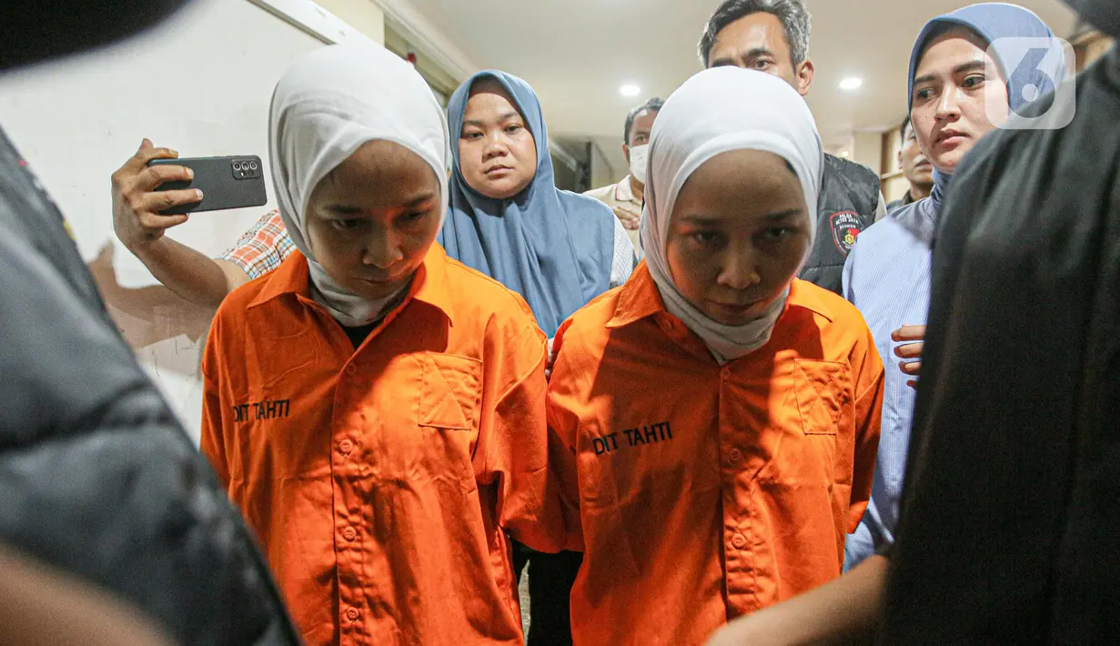 Si kembar Rihana dan Rihani merugikan pelanggannya hingga Rp 35 miliar. (Liputan6.com/Faizal Fanani)