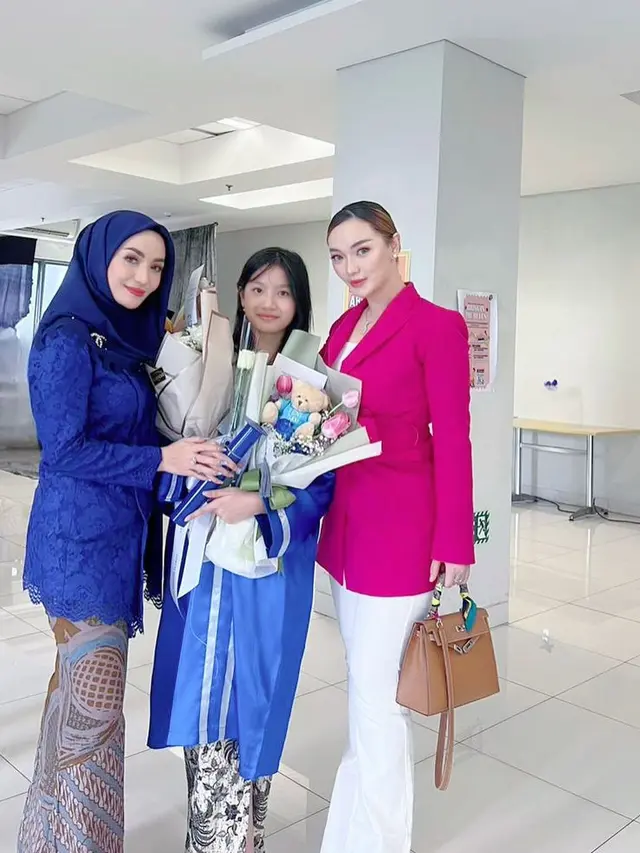 Potret Artis Dekat dengan Anak Sambung, Ashanty Hingga Zaskia Gotik