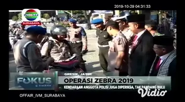 Polres Gresik bersama tim gabungan menggelar apel gelar pasukan Operasi Zebra Semeru 2019, di halaman Kantor Satlantas Polres Gresik, Jl Randuagung Kecamatan Kebomas Gresik.