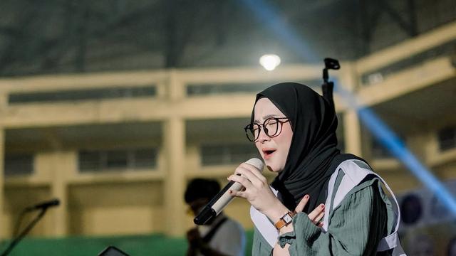 Perjalanan Karier Nissa Sabyan, Penyanyi Religi Sukses yang Baru Menikah dengan Ayus