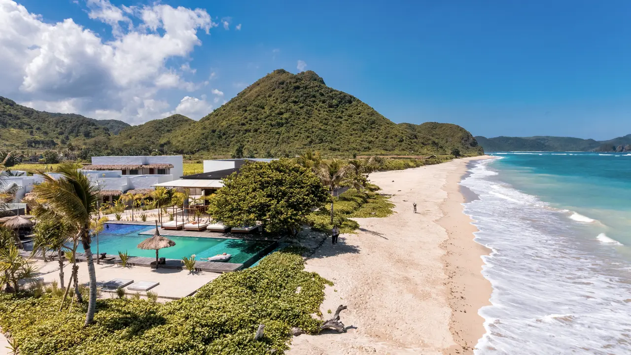 Amber Lombok Beach Resort