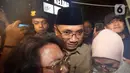 Hingga saat ini, KPK tengah menyidik kasus dugaan korupsi terkait penentuan kuota haji tahun 2023-2024 di Kementerian Agama yang terjadi pada masa Menteri Agama Yaqut Cholil Qoumas. Tampak dalam foto, mantan Menteri Agama Republik Indonesia, Yaqut Cholil Qoumas, saat meninggalkan Gedung Komisi Pemberantasan Korupsi (KPK), Jakarta, Selasa (16/12/2025). (Liputan6.com/HelmiFithriansyah)