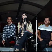 Saat ini yang Geisha minta adalah untuk lebih menyuarakan lebih keras untuk melawan asap yang terjadi di Riau. Geisha berharap peran media sebagai sarana informasi, seharusnya digunakan dengan lebih tepat dalam keadaan seperti ini.