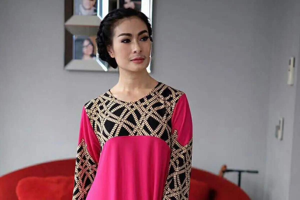 Artis pakai daster