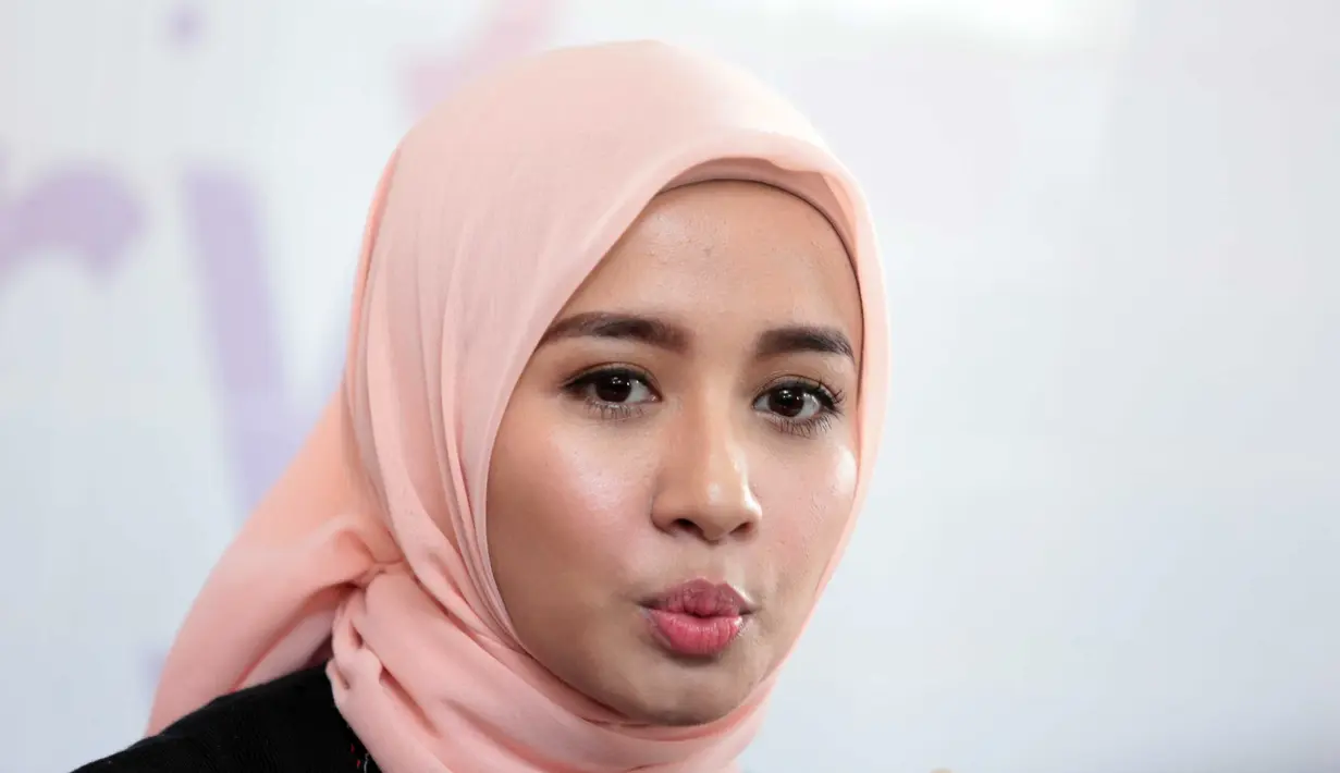 Sungguh bersyukur Laudya Cynthia Bella dikaruniai seorang suami yang sangat memahami profesinya. Engku Emran nampaknya selalu mendukung apapun yang dilakukan sang istri dalam kesehariannya. (Nurwahyunan/Bintang.com)