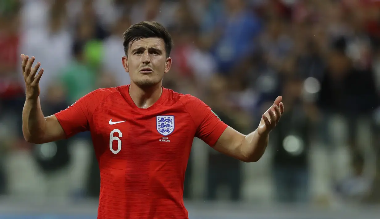 4. Harry Maguire (Inggris) - Bek Leicester ini juga menjadi salah satu solusi bagi Jose Mourinho untuk mengatasi lini belakang MU. Pemain 25 tahun ini musim lalu tampil lebih baik dibanding Victor Lindelof dan Eric Bailly. (AP/Alastair Grant)