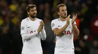 Dua striker Tottenham Hotspur, Fernando Llorente (kiri) dan Harry Kane (kanan). (AFP/Ian Kington)