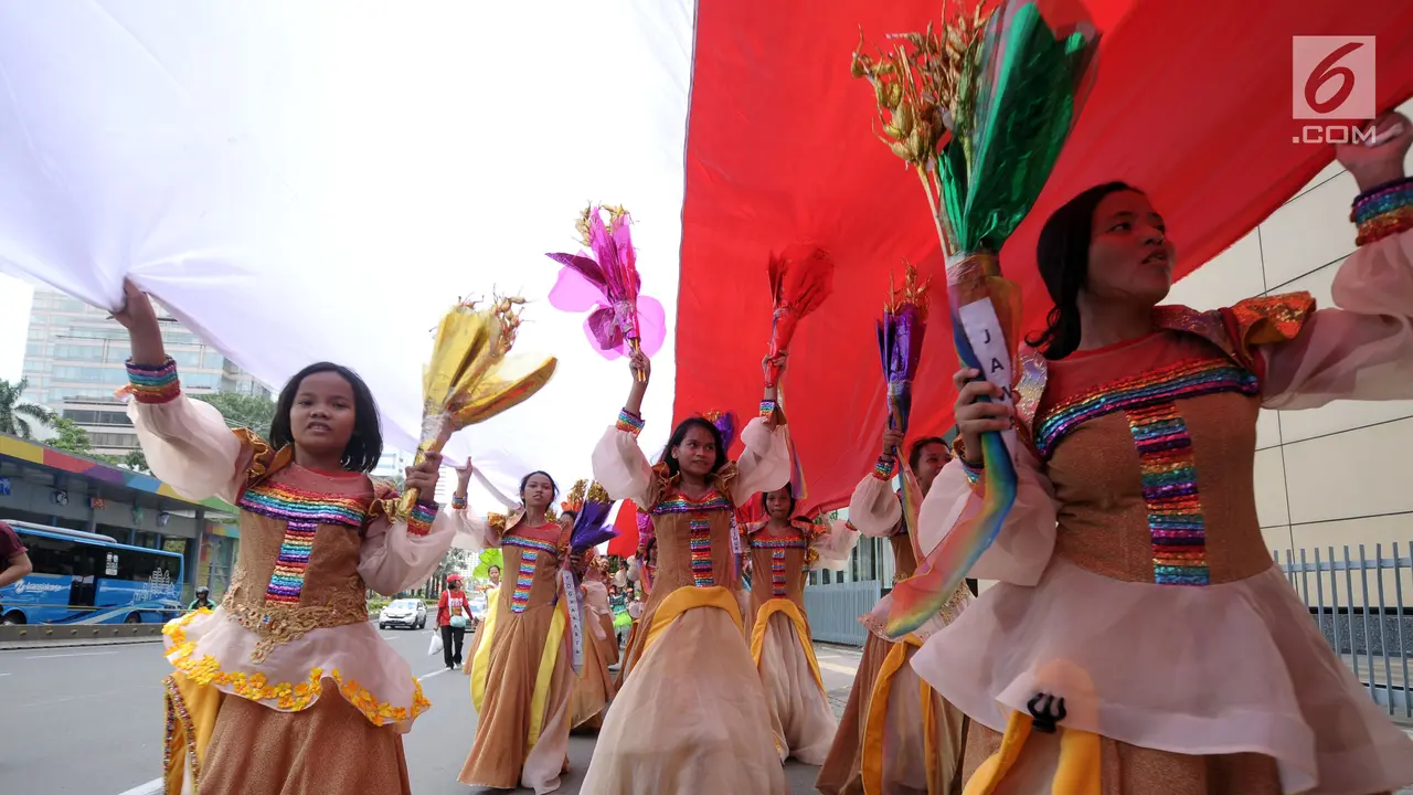 Rayakan Paskah, Sejumlah Umat Kristiani Lakukan Kirab