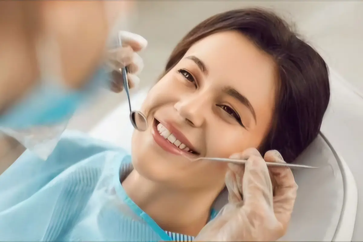 Tidak Percaya Diri dengan Senyum Asimetris? Lakukan 3 Cara ini untuk Membuat Senyum Jadi Lebih Menawan! (shutterstock/Studio Romantic).