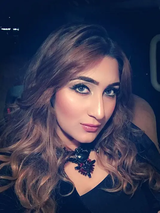 "Memang kita sudah tidak lagi tinggal satu rumah lagi. Sudah menunjuk kuasa hukum, sementara ini lagi proses," ungkap Tania Nadira, lewat sambungan telepon, Senin (20/2/2017). (Instagram/tanianadiraa)