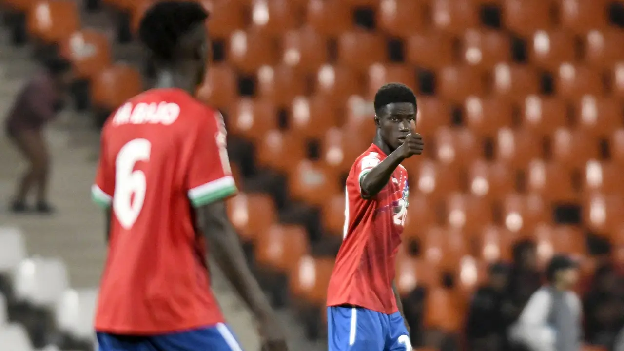 Manchester United Bidik Striker Gambia Adama Bojang