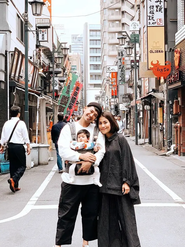 Tarra Budiman dan keluarga 3