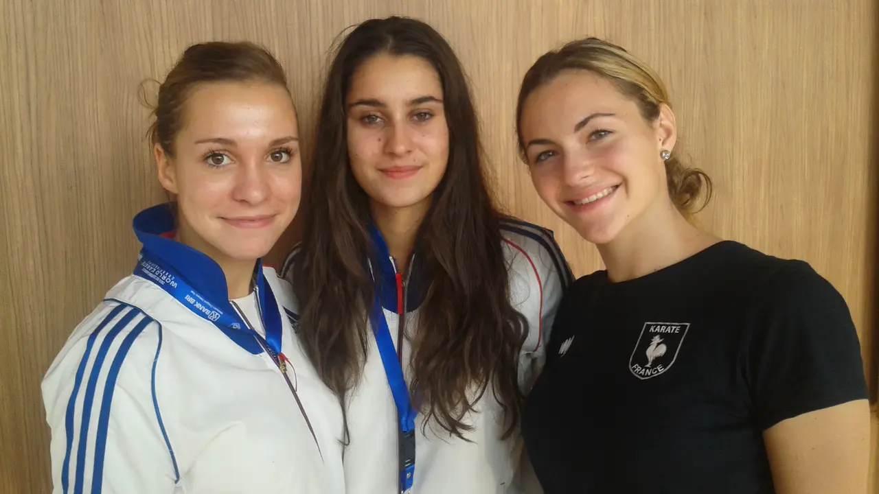 Karateka Prancis: Dari kiri ke kanan Gwendoline Phillipe, Andrea Brito Espoirs, Lea Avarezi