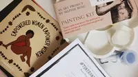 Painting kit dari Tukeran Tete untuk mendorong perempuan suarakan cerita mereka lewat karya seni. (dok. Instagram @tukerantete/https://www.instagram.com/p/CPI-yjktAt2/)
