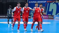 Pemain Timnas Futsal Indonesia merayakan kemenangan atas Korea Selatan pada laga pertama Grup A Piala Asia 2026 di Indonesia Arena, Jakarta, pada Selasa (27/1/2026) malam WIB. Timnas Futsal Indonesia menutup laga pertama Grup A Piala Asia 2026 dengan hasil positif. (Bola.com/Bagaskara Lazuardi)