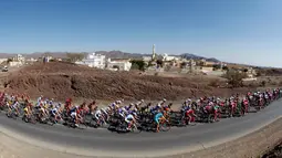 Aksi para pebalap di Etape 4 Tour of Oman antara Muscat dan Jebel Akhdhar, (19/2/2016). (AFP/Mohammed Mahjoub)