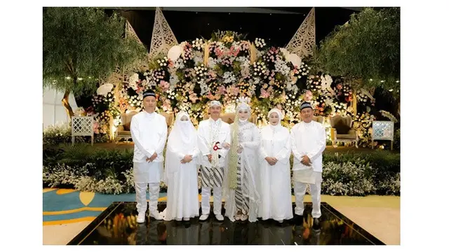 6 Potret Pernikahan Anak Rowman Ungu, Momen Haru Sang Drummer Lepas Putri Sulung