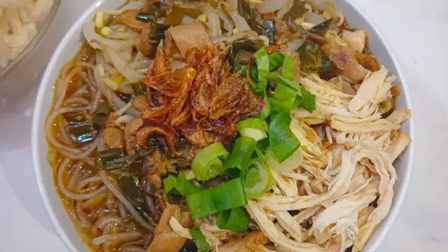 Resep soto tauto ayam khas Pekalongan. (dok. Cookpad @RumKitchen)