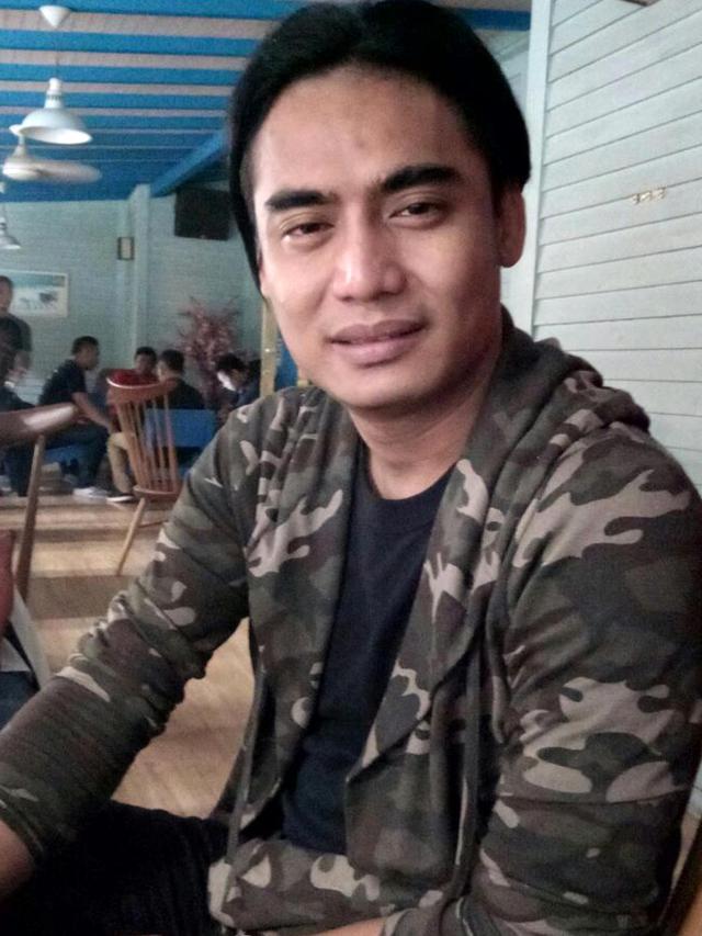 Batal Cerai, Charly Van Houten dan Istri Romantis Lagi ...