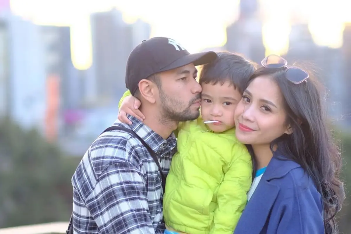 Nagita Slavina dengan suami dan anaknya/IG/@raffinagita1717