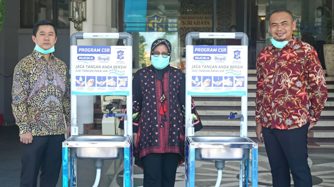 Pasang Wastafel Portable, Cara Unik Surabaya Ajak Warga Lebih Rajin Cuci Tangan