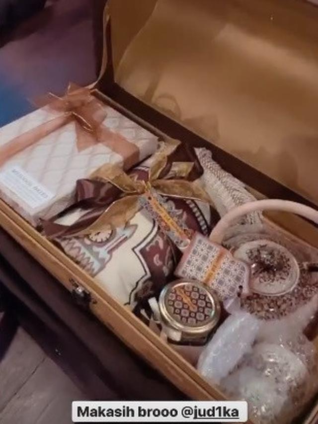 7 Momen Ulang Tahun Ahmad Dhani Ke-48, Kompak Bersama Kelima Anaknya