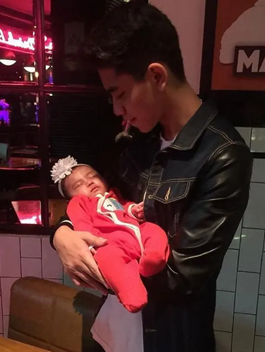 "Proses sudah selesai hari ini. Ini menjadi jawaban atas keteguhan dan perjuangan ibu (Venna Melinda) selama ini," tandasnya. (Instagram/venna.melinda)